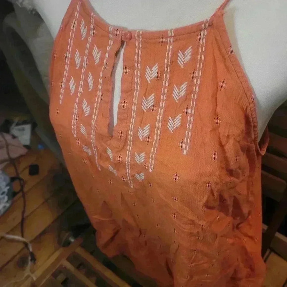 Old navy orange geo  Print - Picture 5 of 6